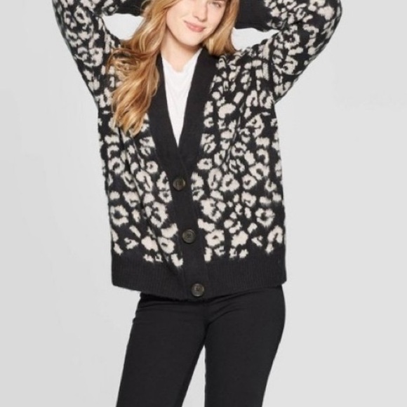 Universal Thread Sweaters - Universal Thread Gray Leopard Print Cardigan Small